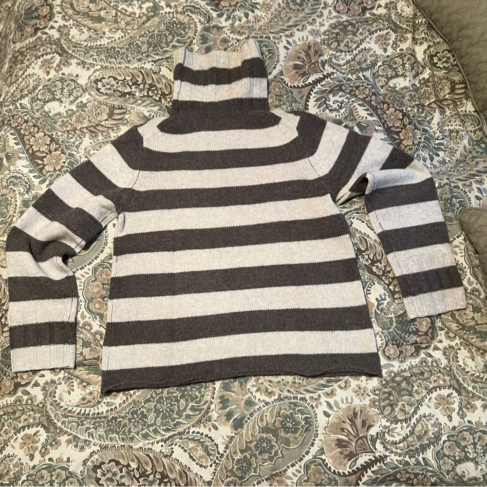Liz Claiborne turtleneck sweater